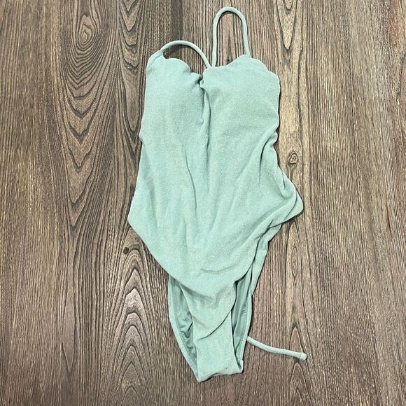 NWOT Victoria’s Secret Strappy Crossback One Piece Swimsuit Mint Green Size M - Picture 1 of 3